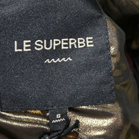 Le Superbe Metallic Sunset Tower Tuck Cropped Blouse Gold Size 6 - Picture 13 of 16